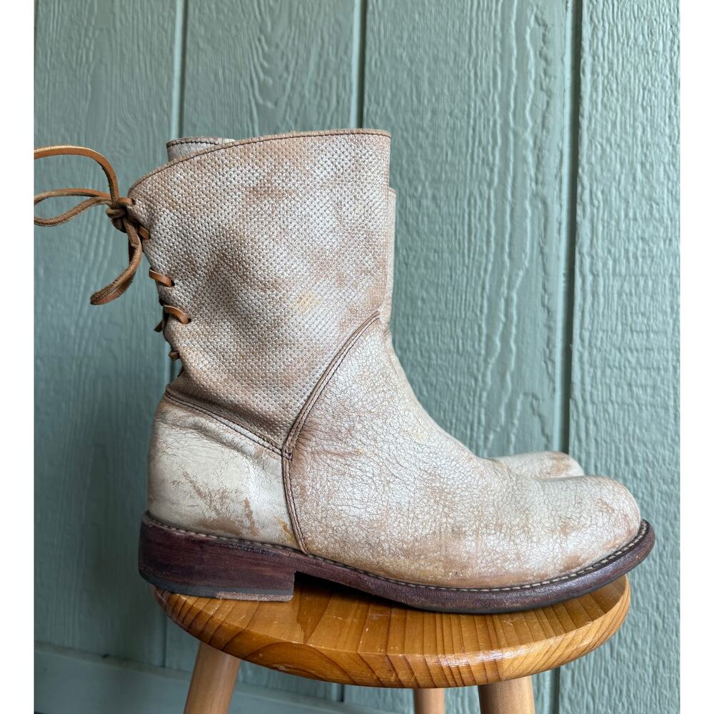 Bed Stu Women's Distressed Cream Leather Lace-Back Ankle Boots